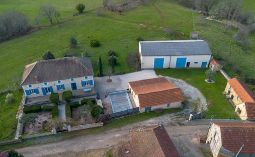 Castle for Sale in Sarlat-la-Canéda, Nouvelle-Aquitaine, France