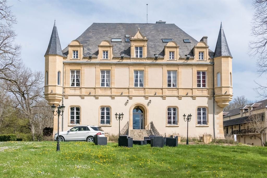 Castle in Montignac-Lascaux, Nouvelle-Aquitaine, France 1 - 10719038