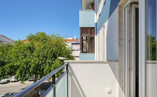 Apartment in Oeiras e Sao Juliao da Barra, Paco de Arcos e Caxias, Lisbon, Portugal 1