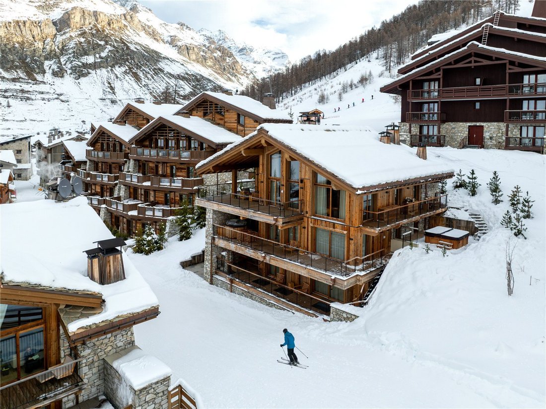 Chalet in Val-d'Isere, Auvergne-Rhône-Alpes, France 3 - 14927709