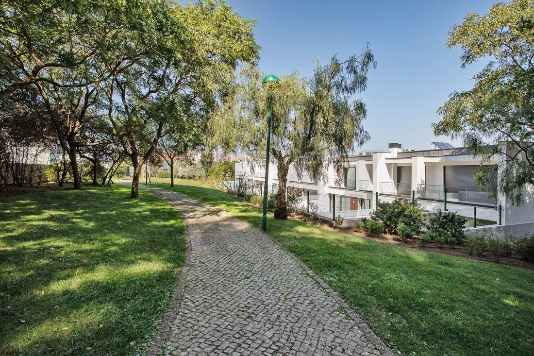 House in Barcarena, Lisbon, Portugal 1 - 16489035
