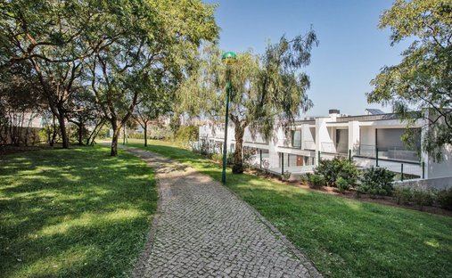 House in Barcarena, Lisbon, Portugal 1