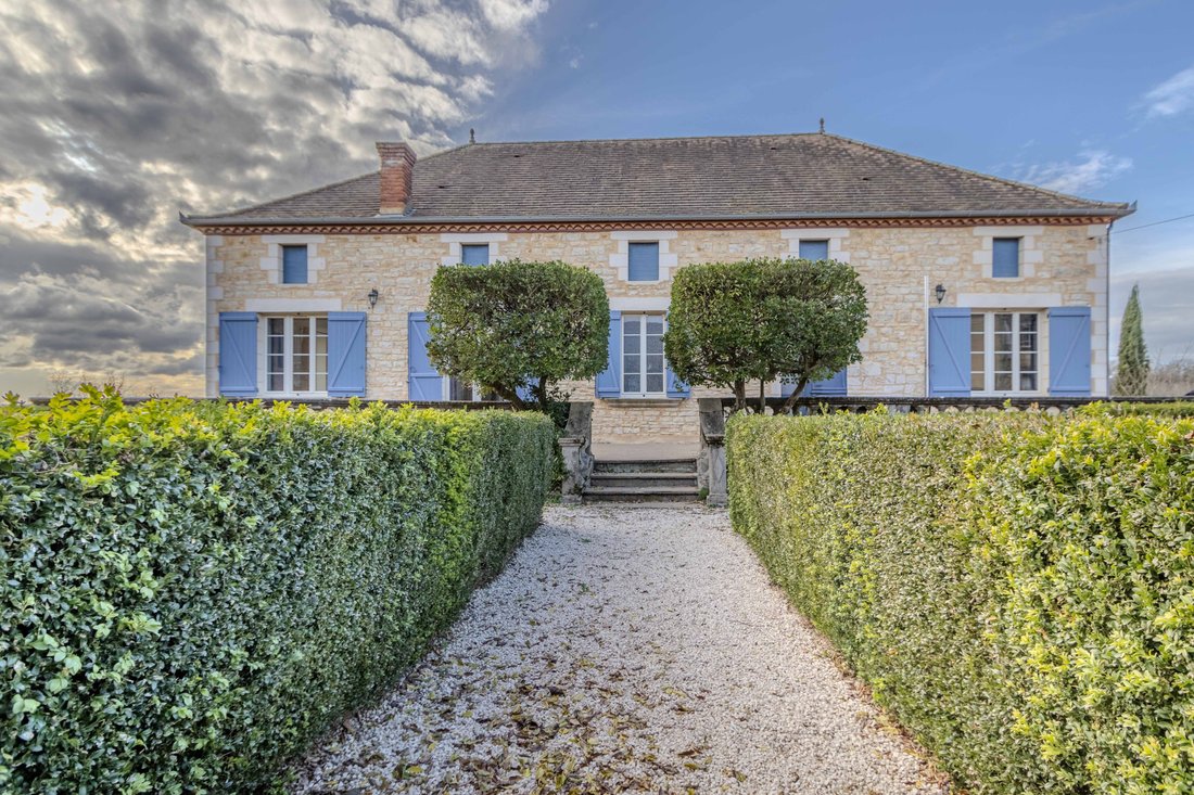House in Sarlat-la-Canéda, Nouvelle-Aquitaine, France 1 - 16841102