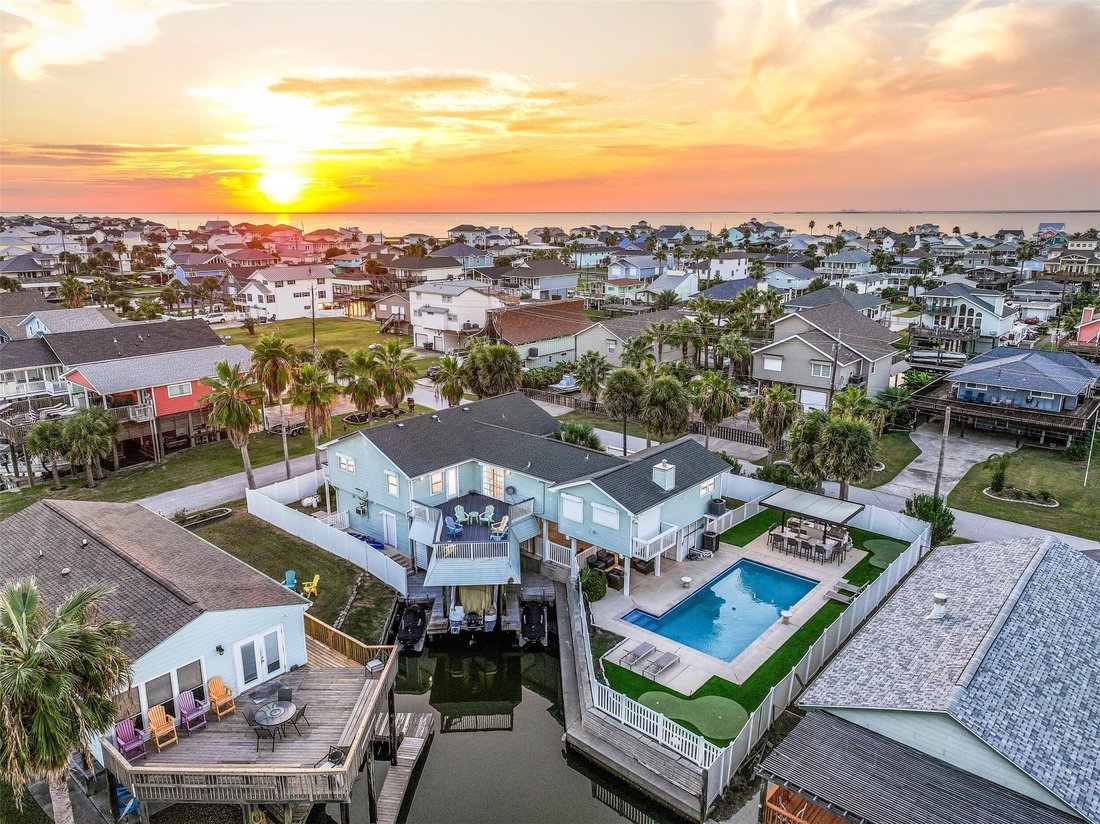 House in Galveston, Texas, United States 1 - 16842255