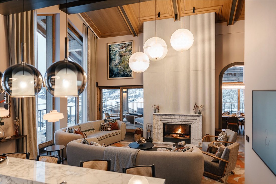 Chalet in Val-d'Isere, Auvergne-Rhône-Alpes, France 4 - 14927709