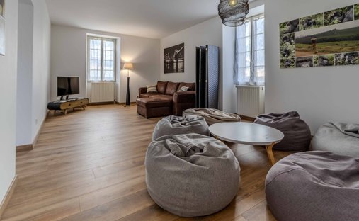 Castle for Sale in Sarlat-la-Canéda, Nouvelle-Aquitaine, France