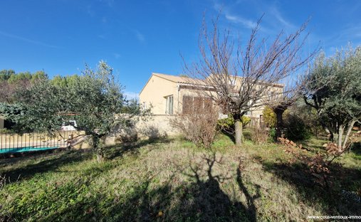 Villa in La Roque-sur-Pernes, Provence-Alpes-Côte d'Azur, France 1