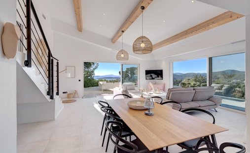 House in Roquebrune-sur-Argens, Provence-Alpes-Côte d'Azur, France 1