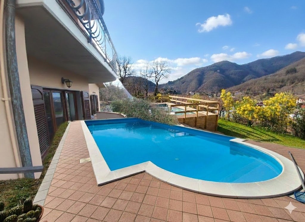 Villa in Barga, Tuscany, Italy 4 - 16841057