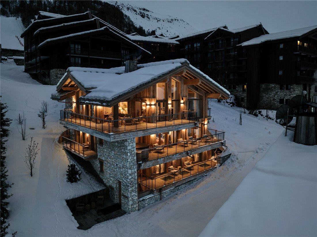 Chalet in Val-d'Isere, Auvergne-Rhône-Alpes, France 2 - 14927709