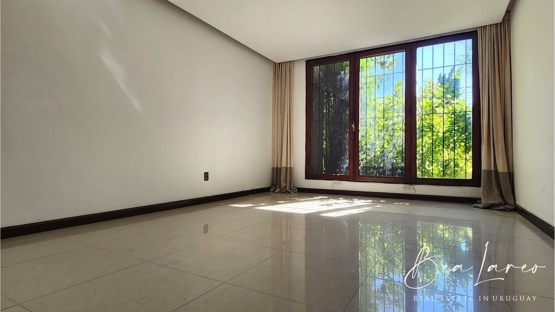House in Montevideo, Departamento de Montevideo, Uruguay 4 - 16843016
