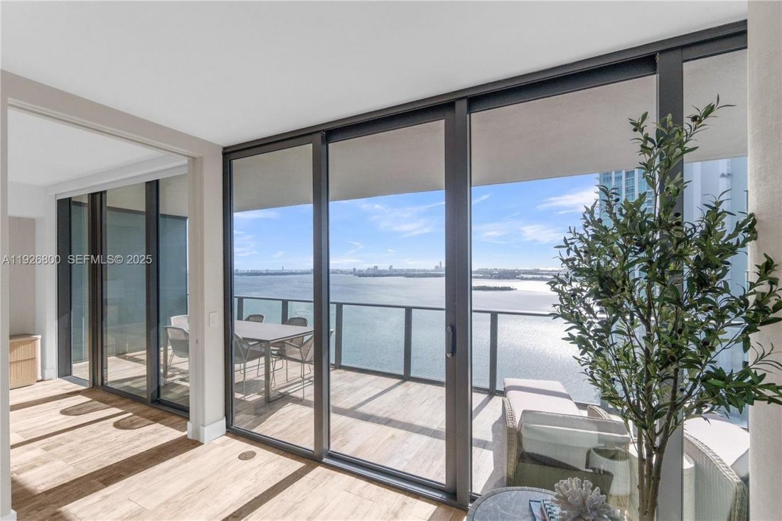 Condo in Miami, Florida, United States 2 - 16843571