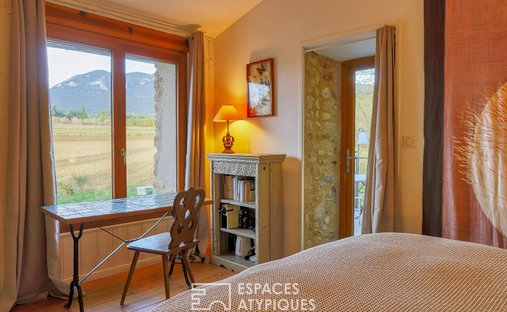 Luberon, Provence Magnificent 17th Century Castle With Agricultural Outbuildings And 84 Ha Of Wood