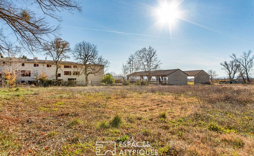 Castle for Sale in Manosque, Provence-Alpes-Côte d'Azur, France