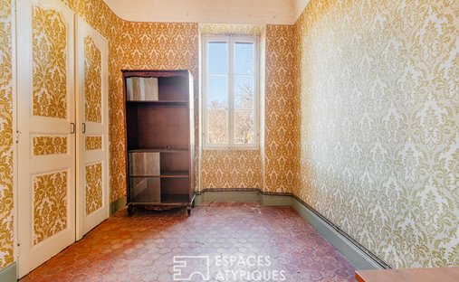 Castle for Sale in Manosque, Provence-Alpes-Côte d'Azur, France