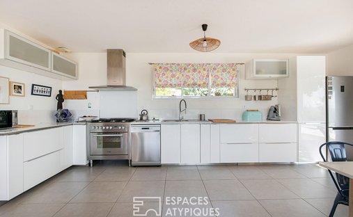 Castle for Sale in Manosque, Provence-Alpes-Côte d'Azur, France