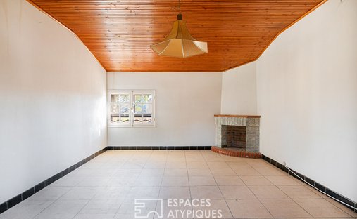 Castle for Sale in Manosque, Provence-Alpes-Côte d'Azur, France