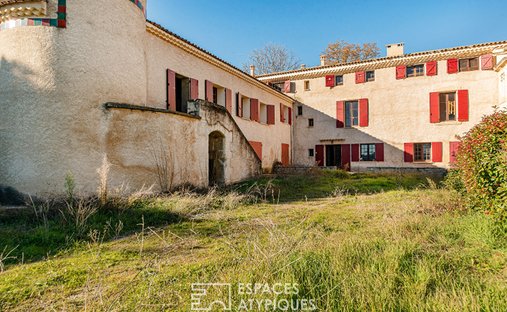 Castle for Sale in Manosque, Provence-Alpes-Côte d'Azur, France