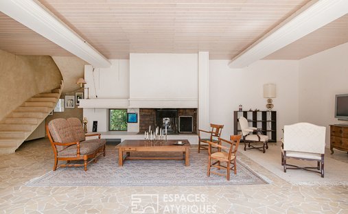 Castle for Sale in Manosque, Provence-Alpes-Côte d'Azur, France