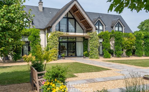 Spacious Property With Separate Guest Lodgings In Wooded Park Of 19 Acres, 15 Km From Blois.