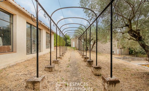 Castle for Sale in Manosque, Provence-Alpes-Côte d'Azur, France