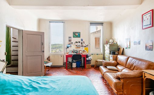 Castle for Sale in Forcalquier, Provence-Alpes-Côte d'Azur, France