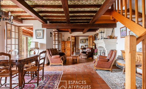 Castle for Sale in Manosque, Provence-Alpes-Côte d'Azur, France