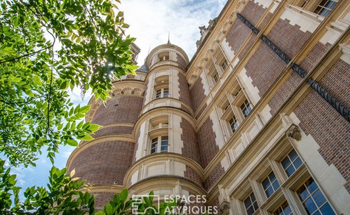 Spacious Property With Separate Guest Lodgings In Wooded Park Of 19 Acres, 15 Km From Blois.