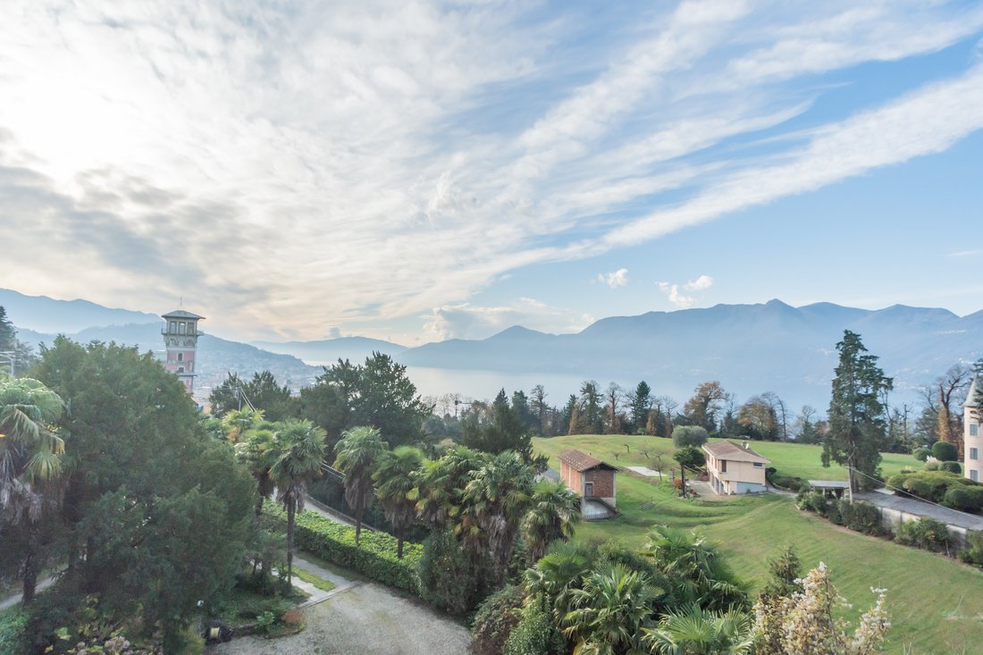 Villa à Luino, Lombardie, Italie 5 - 16844390