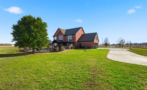 House in Decatur, Texas, United States 1
