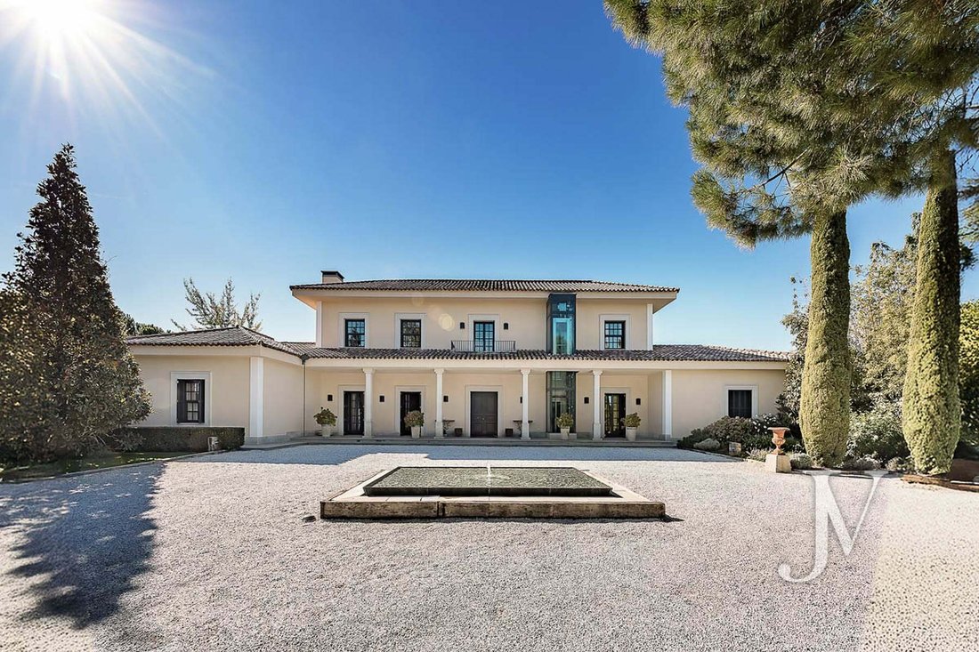 Villa in Villanueva de la Canada, Comunidad de Madrid, Spain 1 - 16849107