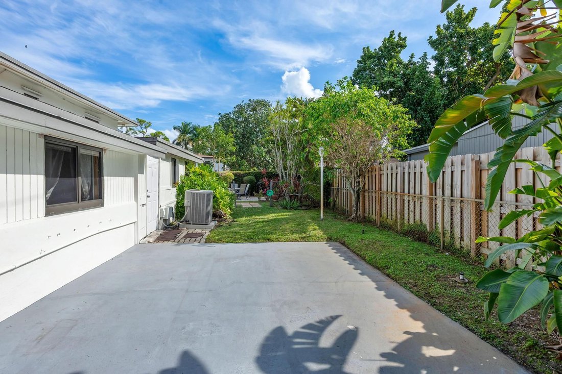 North Miami Beach, Florida, United States 3 - 16848536