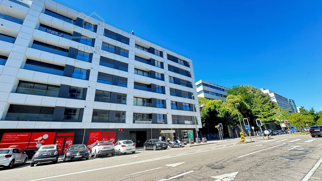 Apartment in Cedofeita, Santo Ildefonso, Se, Miragaia, Sao Nicolau e Vitoria, Porto District, Portugal 1 - 16845373