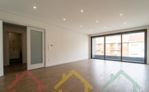 Apartment in Cedofeita, Santo Ildefonso, Se, Miragaia, Sao Nicolau e Vitoria, Porto District, Portugal 1