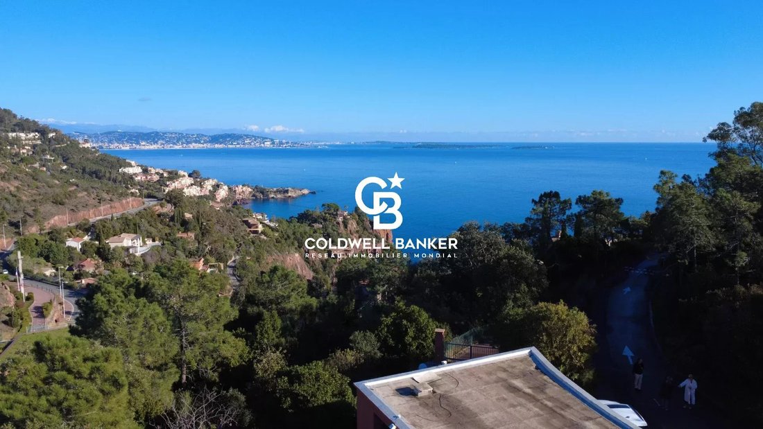 Villa in Théoule-sur-Mer, Provence-Alpes-Côte d'Azur, France 1 - 15400008