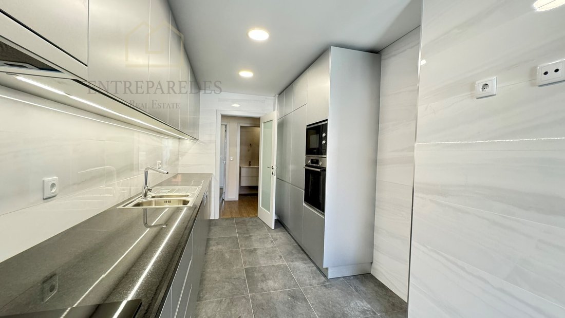 Apartment in Cedofeita, Santo Ildefonso, Se, Miragaia, Sao Nicolau e Vitoria, Porto District, Portugal 3 - 14318770