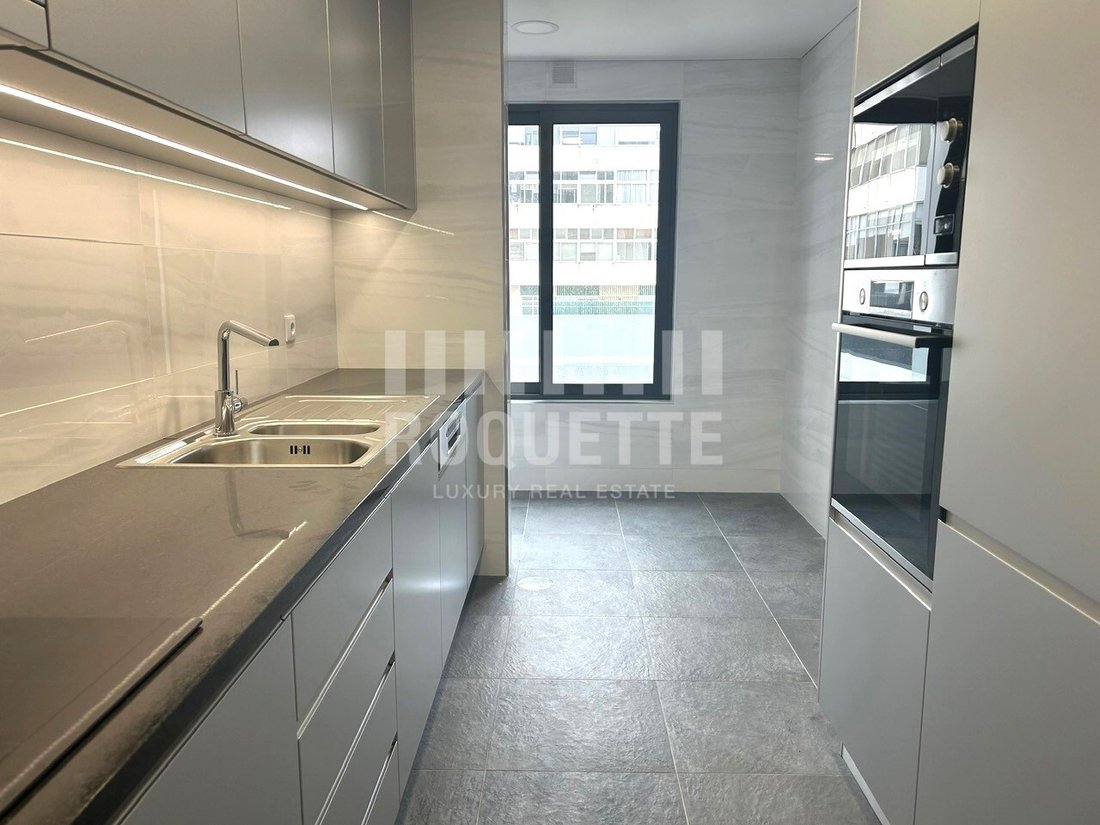 Apartment in Cedofeita, Santo Ildefonso, Se, Miragaia, Sao Nicolau e Vitoria, Porto District, Portugal 4 - 16053204