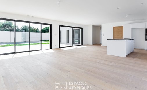 Early 20th Century Character Château In The Heart Of The Quercy Blanc