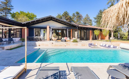 Early 20th Century Character Château In The Heart Of The Quercy Blanc