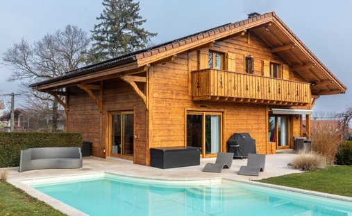 Chalet in Farges, Auvergne-Rhône-Alpes, France 1