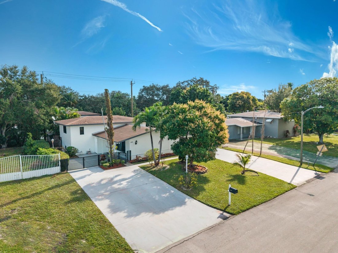 North Miami Beach, Florida, United States 1 - 16848536