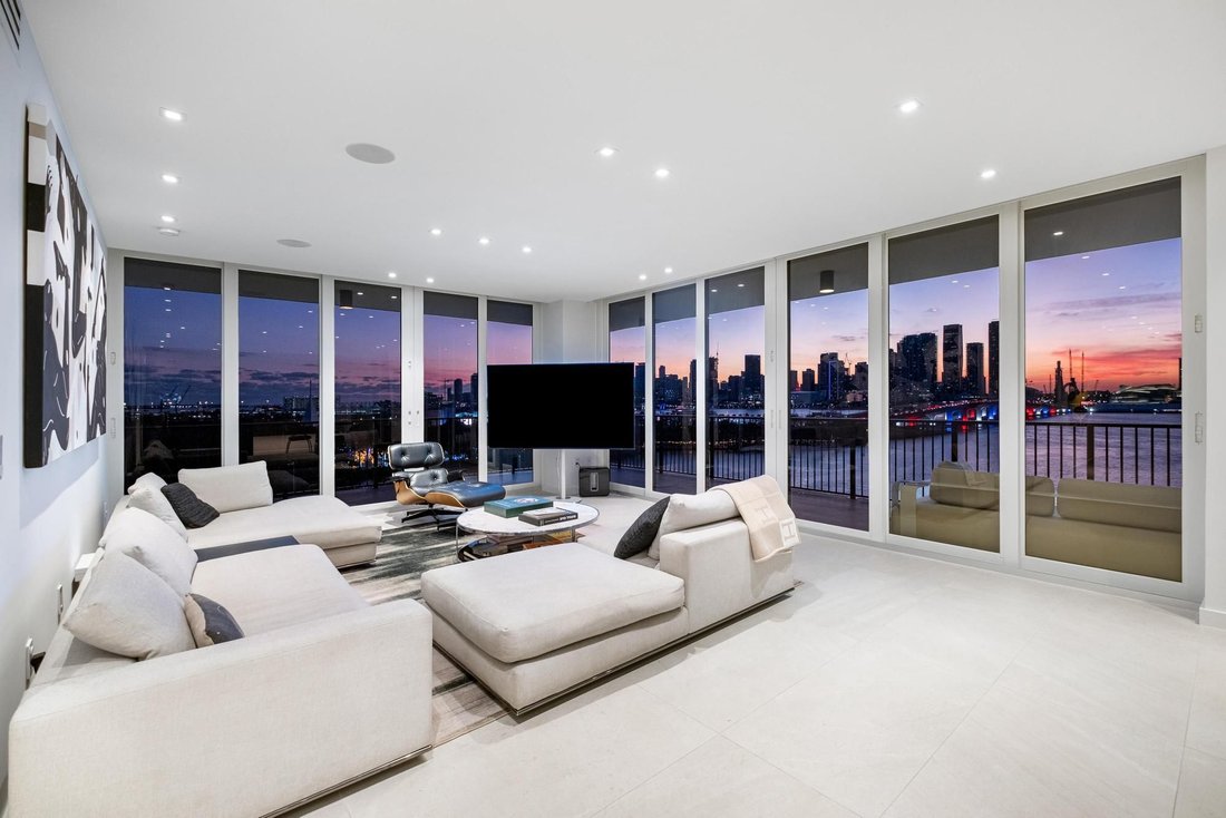 Condo in Miami, Florida, United States 5 - 16814264