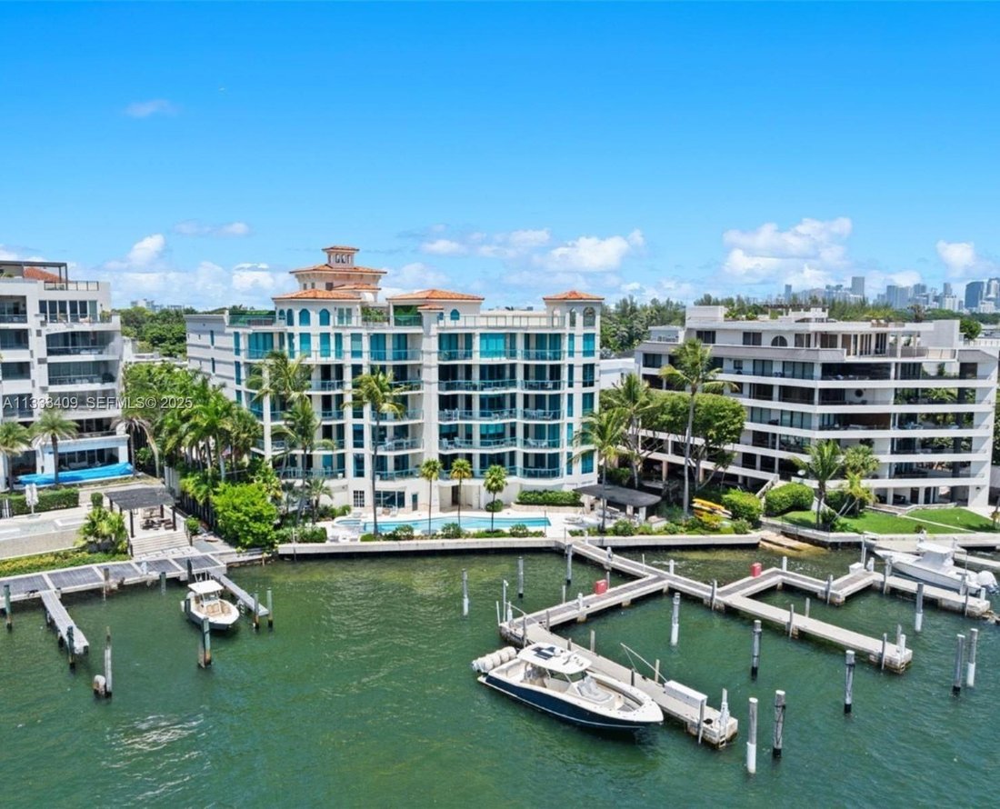 Condo in Miami, Florida, United States 1 - 16846477