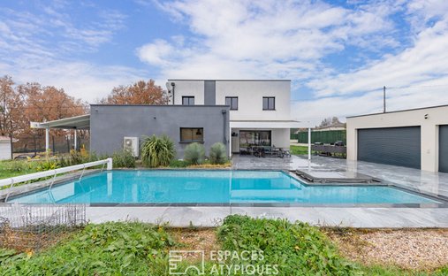 Early 20th Century Character Château In The Heart Of The Quercy Blanc