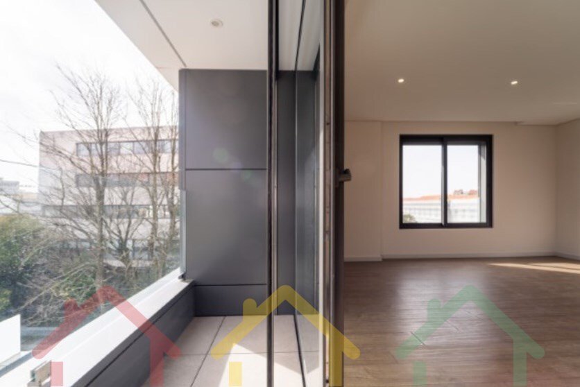 Apartment in Cedofeita, Santo Ildefonso, Se, Miragaia, Sao Nicolau e Vitoria, Porto District, Portugal 1 - 12739667