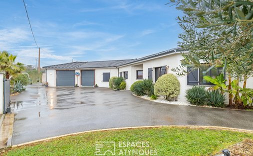 Early 20th Century Character Château In The Heart Of The Quercy Blanc