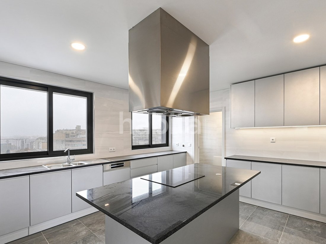 Apartment in Cedofeita, Santo Ildefonso, Se, Miragaia, Sao Nicolau e Vitoria, Porto District, Portugal 3 - 15215041