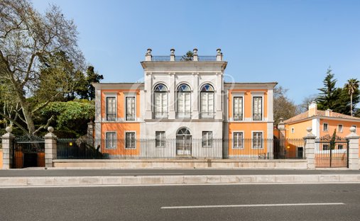 Chateau in Paco de Arcos, Lisbon, Portugal 1