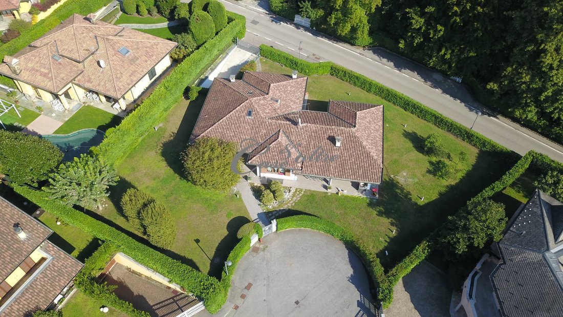 Villa in Carimate, Lombardy, Italy 1 - 16847139