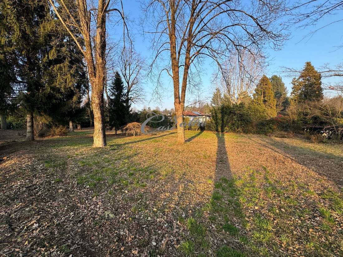 Land in Carimate, Lombardy, Italy 3 - 16847086